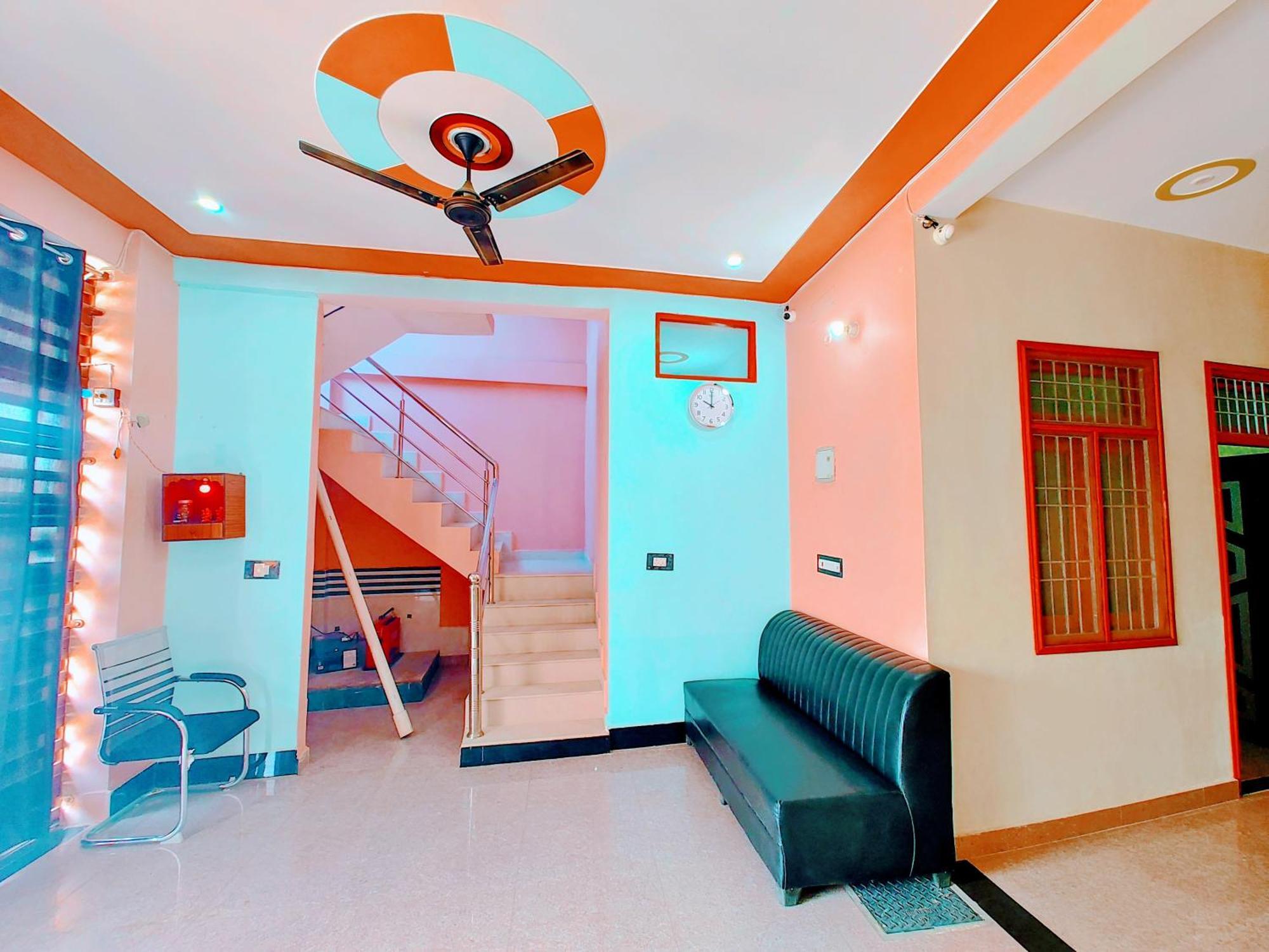 Hotel Raghukul Ayodhya Kültér fotó