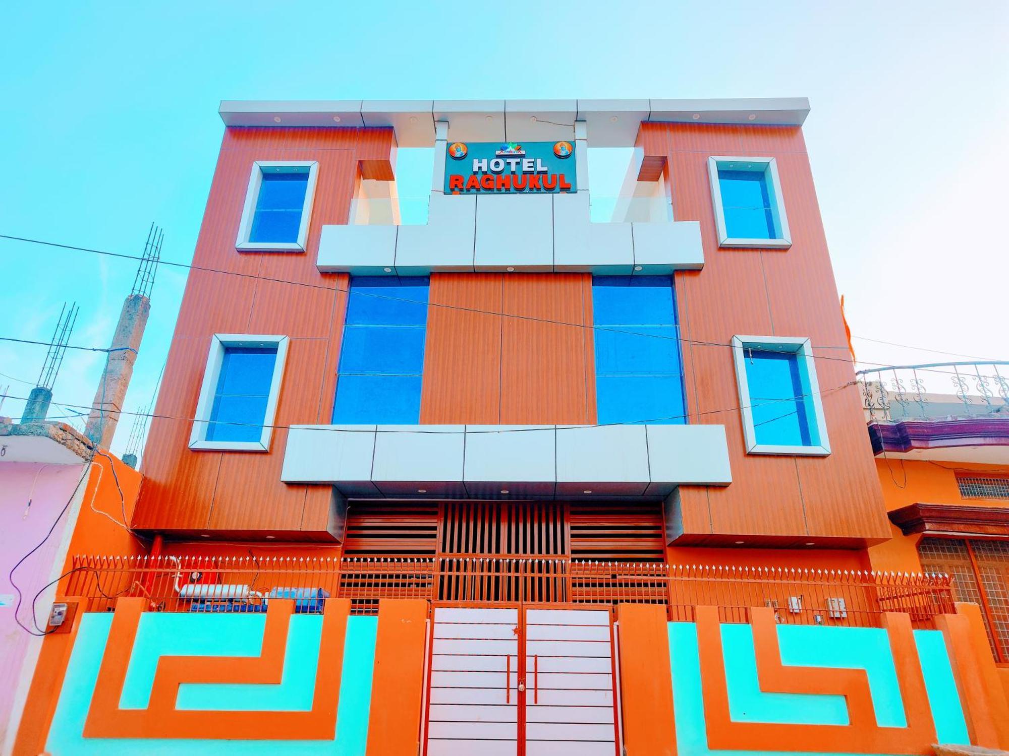 Hotel Raghukul Ayodhya Kültér fotó
