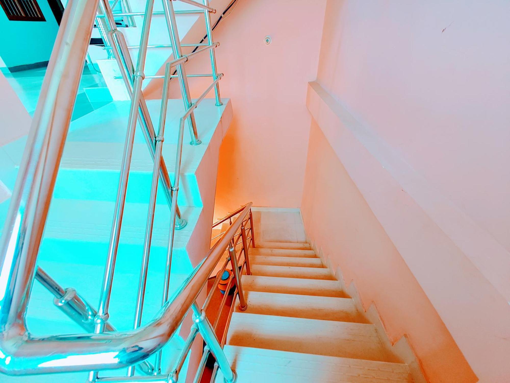 Hotel Raghukul Ayodhya Kültér fotó
