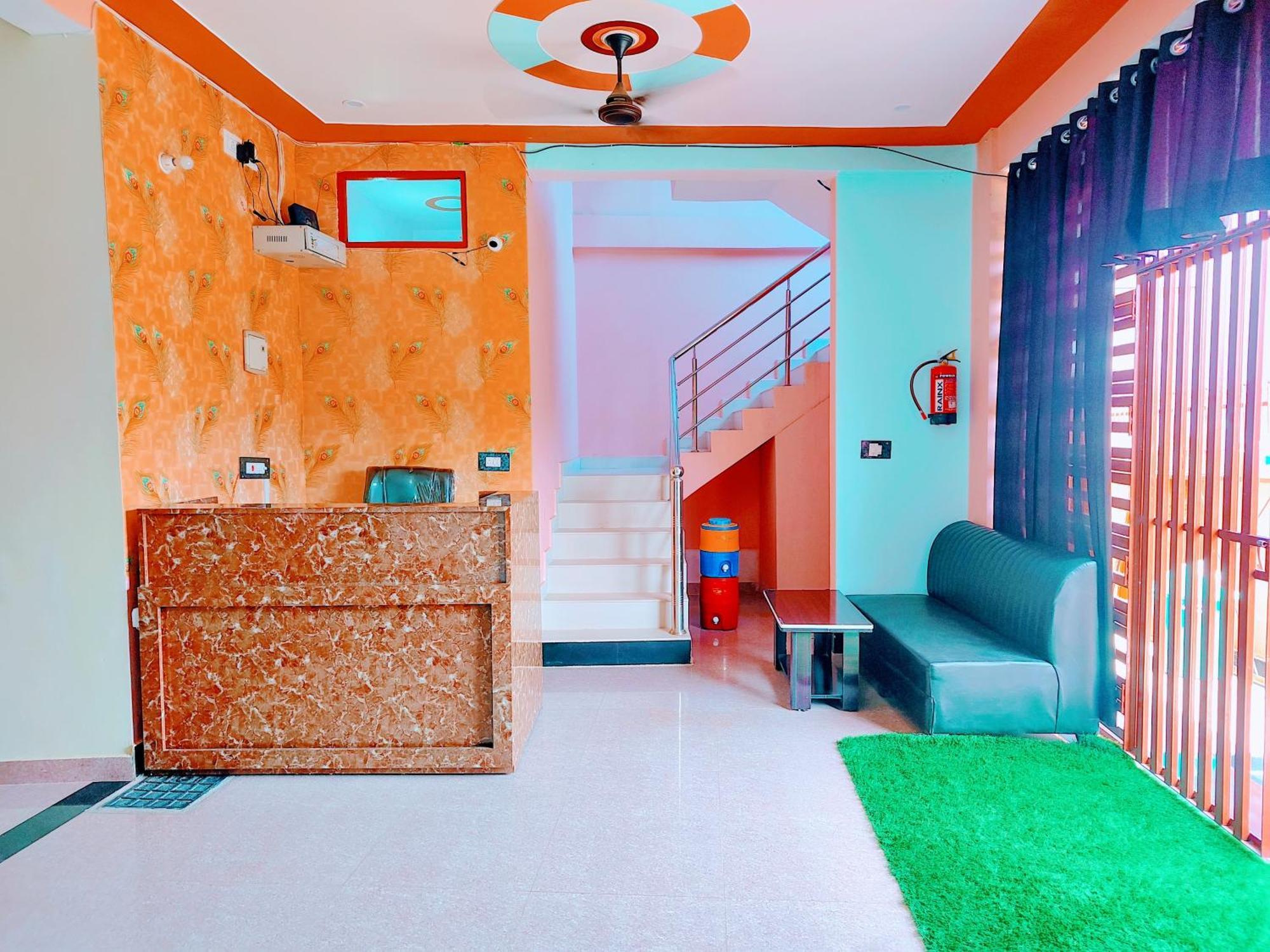 Hotel Raghukul Ayodhya Kültér fotó